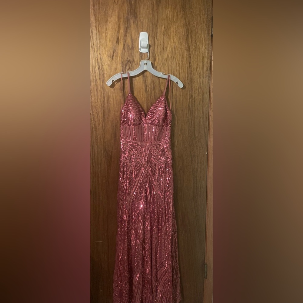 Morgan and Co. brand David’s bridal prom dress pink sequin align style